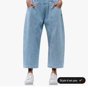 Women's Cropped Denim Jeans with Elastic Waist - Light Blue